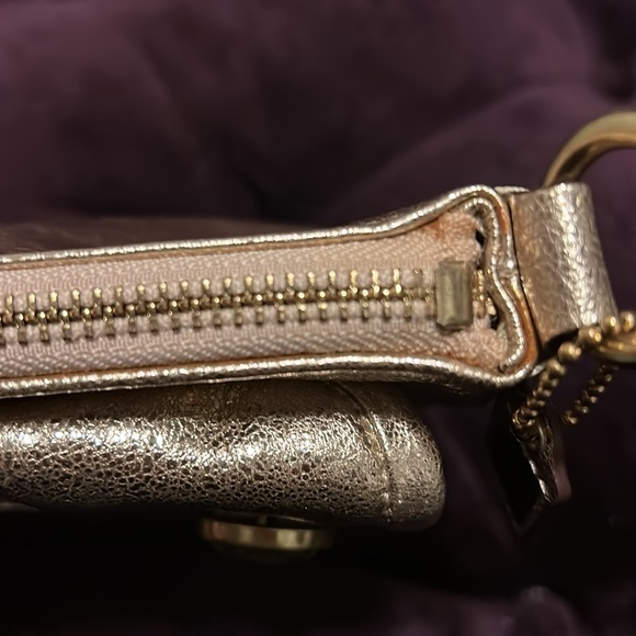 Coach Poppy STAR Leather “Groovy” Gold Crossbody Handbag - Picture 12 of 13